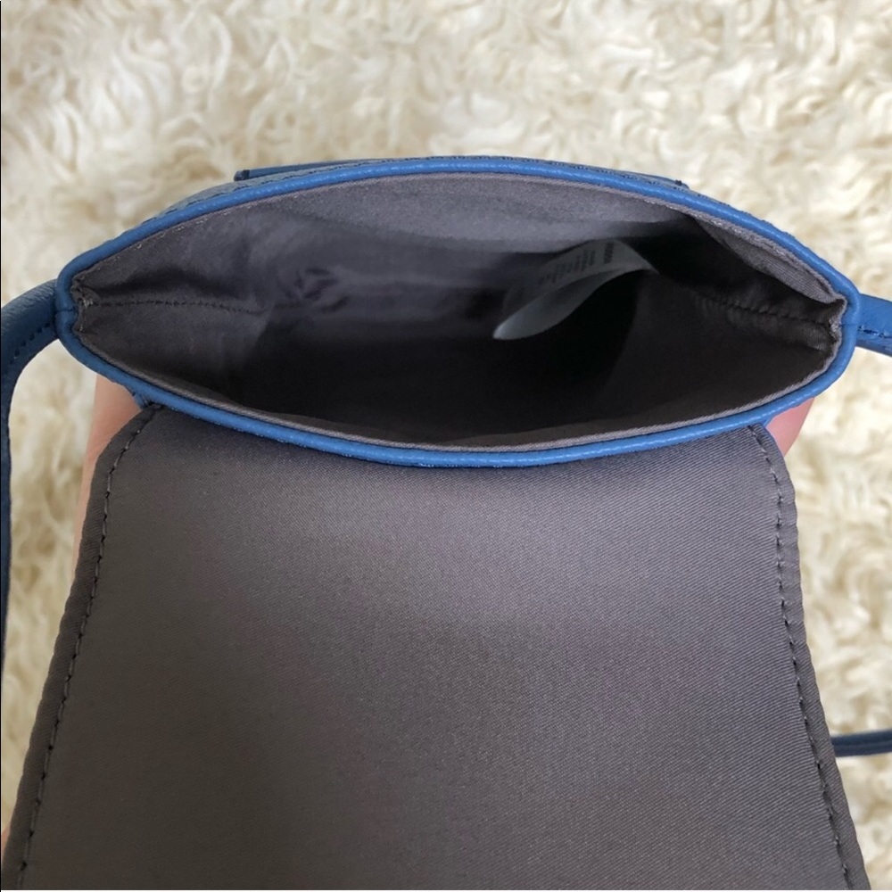 NWT Fossil Crystals Blue Fannie Phone Bag - Picture 5 of 5